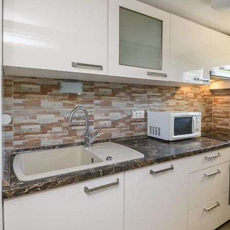 Apartment Mario - Veliki Stan Za Odmor - Terasa- Vrt - Bazen - Pogled More, Izoliran Orašac Zewnętrze zdjęcie