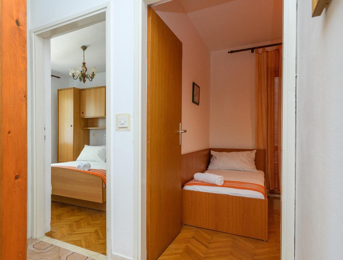Apartment Mario - Veliki Stan Za Odmor - Terasa- Vrt - Bazen - Pogled More, Izoliran Orašac Zewnętrze zdjęcie