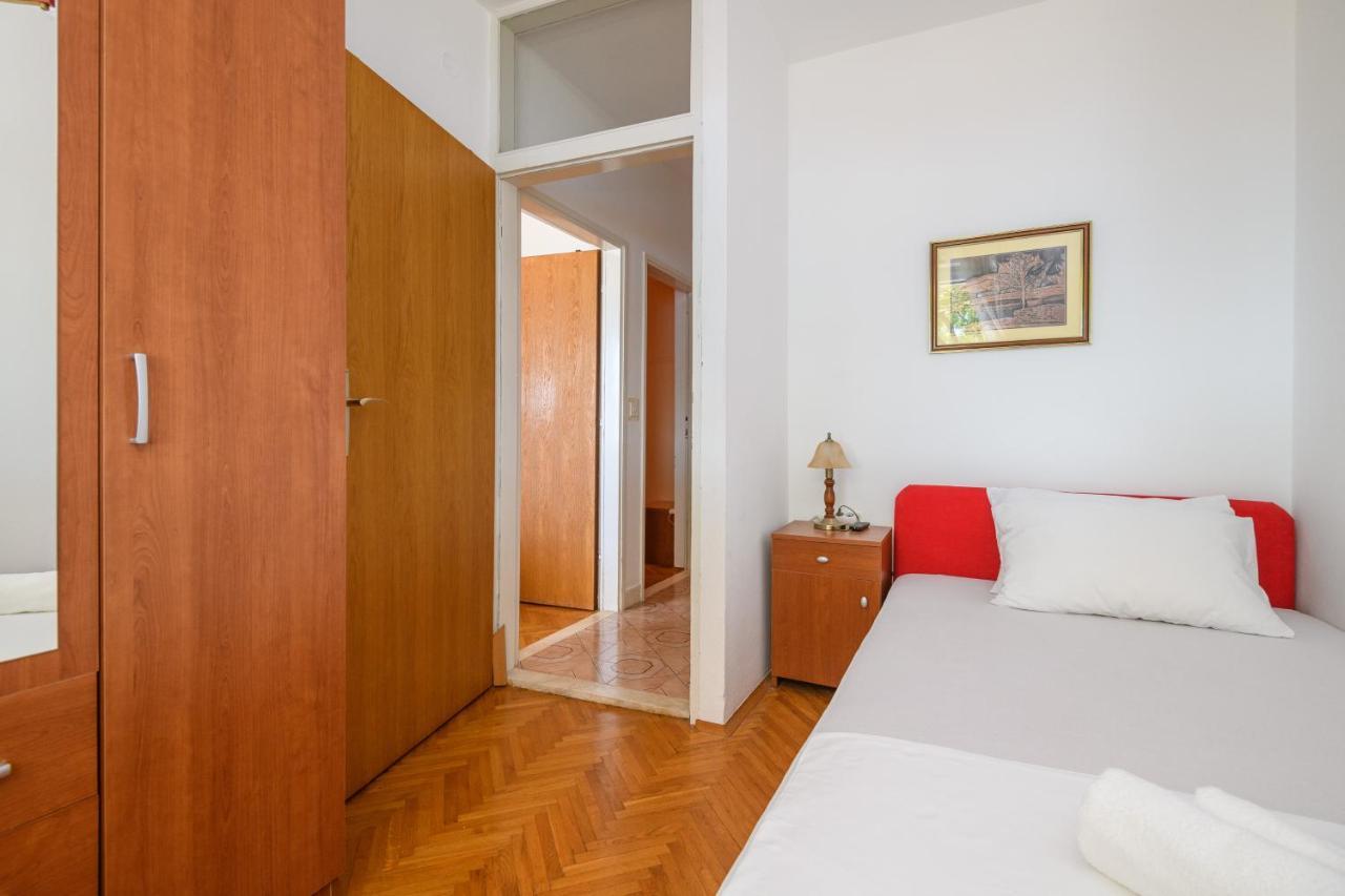 Apartment Mario - Veliki Stan Za Odmor - Terasa- Vrt - Bazen - Pogled More, Izoliran Orašac Zewnętrze zdjęcie